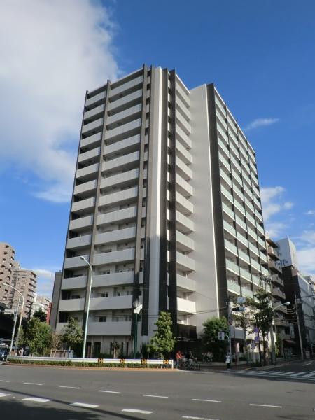 ホワイトタイルにブラックラインの洗礼されたデザイン