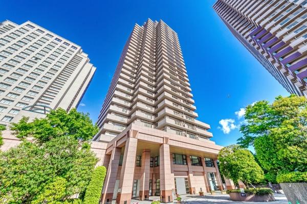 外観　総戸数290戸の大型タワーレジデンス