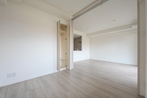 柱を外側に出したアウトポール設計のため、家具の配置がしやすく、住空間を有効に使うことができます。