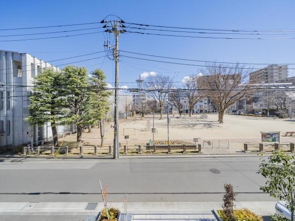 東面バルコニーからの眺望（眺望に関しては永続的に保証されるものではありません）