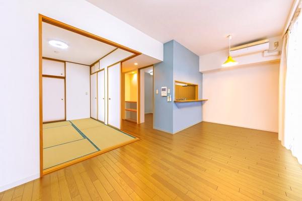 開口部にはワイドな収納付き出窓を設置　ＣＧで作成したリフォームイメージです。
