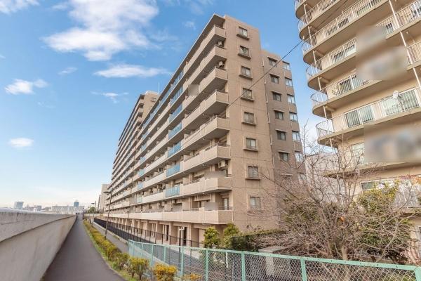 マンション外観　２００２年１月建築・総戸数１６６戸