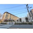 自然豊かな環境に立地する大規模マンション