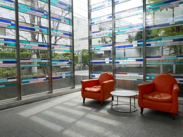不審者や勧誘員などが建物内に立ち入るのを防いでくれるオートロック付き