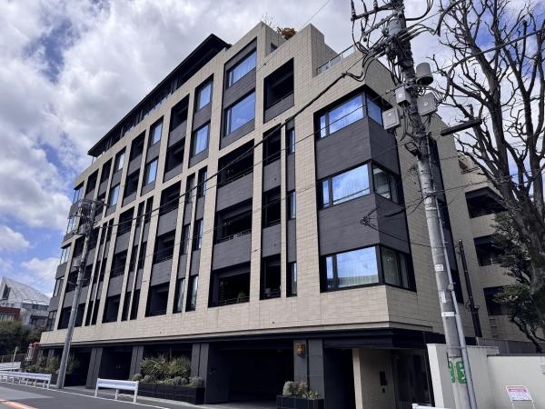 参宮橋駅徒歩２分の立地に佇む「ブランズ代々木参宮橋」