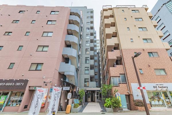 北東側から見た現地外観。