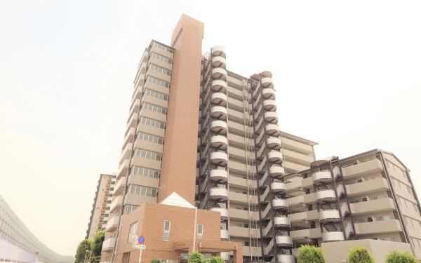 外観写真。総戸数１０４戸