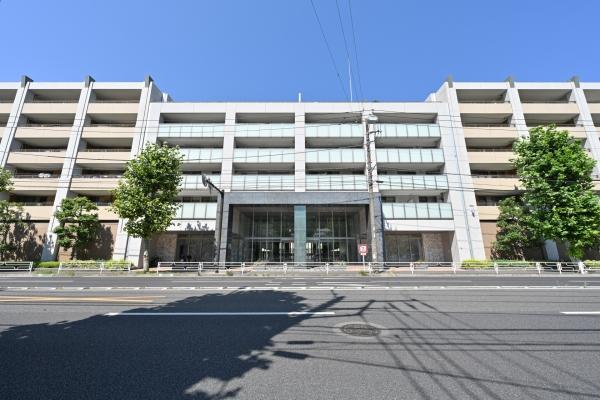 横浜港に停泊する豪華客船をデザインモチーフとしたマンション外観