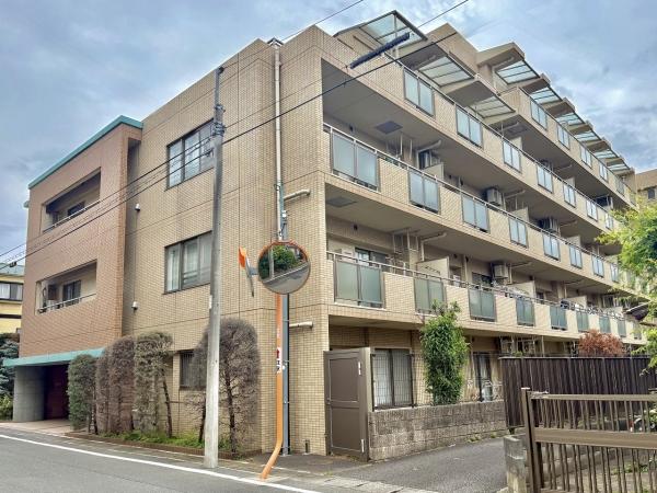 2002年5月完成物件　総戸数43戸　落ち着きのある外観