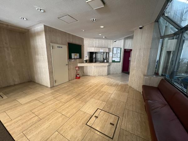 石調の外壁デザインでシックなデザインになります。
