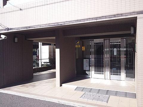 居住者を迎え入れるエントランス
