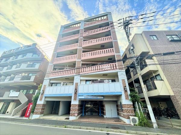 外壁タイル貼りの外観