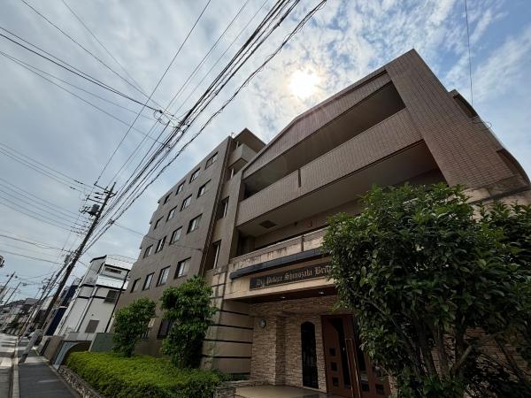 2001年1月竣工の建物