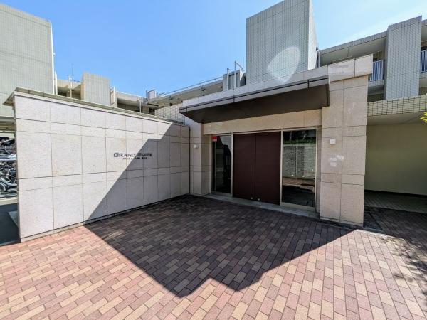 マンション出入口アプローチ部分
