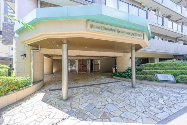 株式会社大京旧分譲。タイル張りの外観。