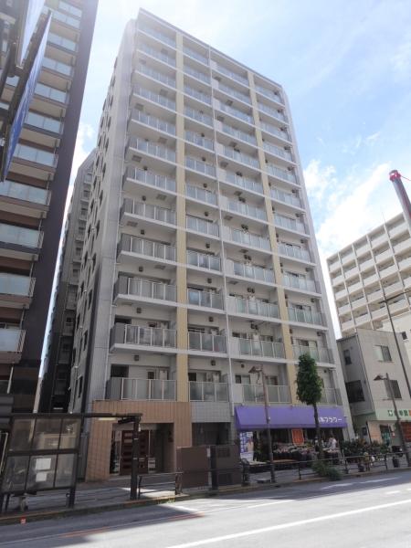 総戸数82戸、外壁タイル貼り