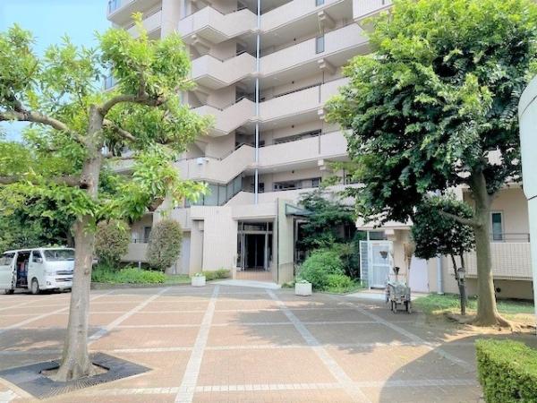 建物外観（１４階建）