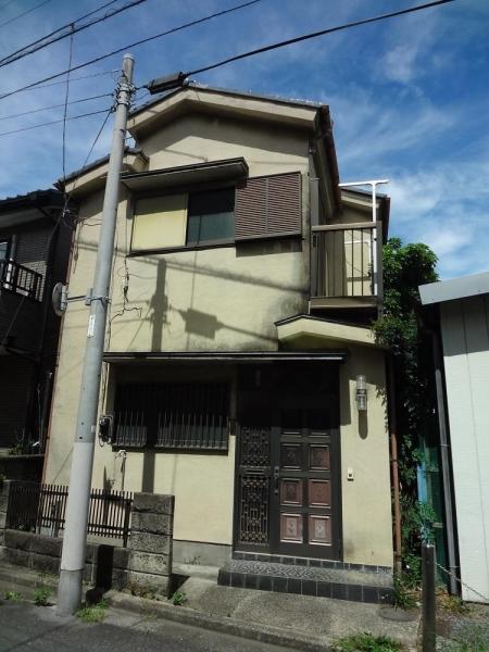 西側前面道路より撮影