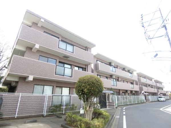 低層住宅地内、静かな住環境です。