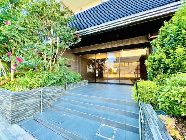 最寄り駅は都営浅草線の馬込駅、マンションから駅までは徒歩9分