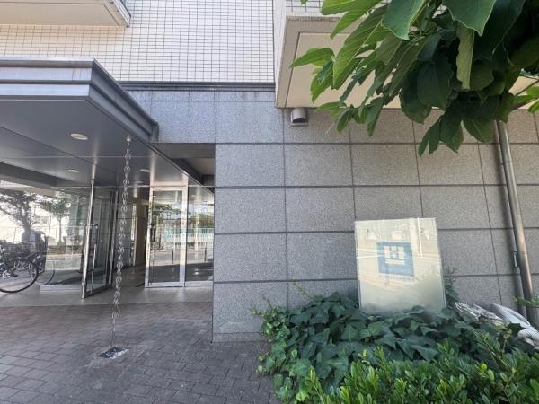エントランス前