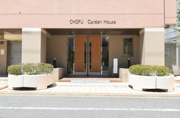 専用庭（18.6平米）ちょっとしたガーデニングが楽しめますね。
