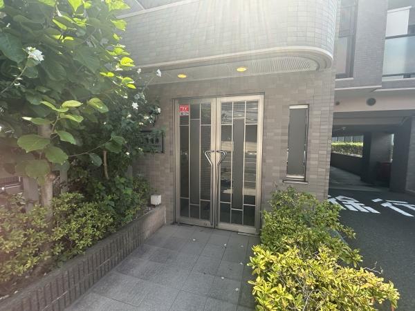 マンションエントランス