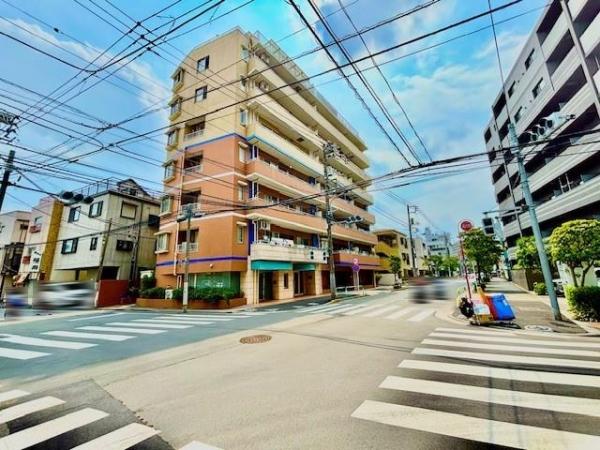 スーパーや商店街も近く便利です