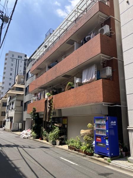 建物外観　１９８１年完成　地上６階の５階部分