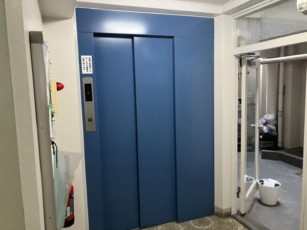 エントランス　　オートロック設置はありません