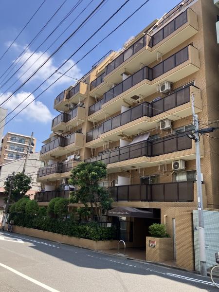 建物外観　１９８３年１２月完成　総戸数３９戸