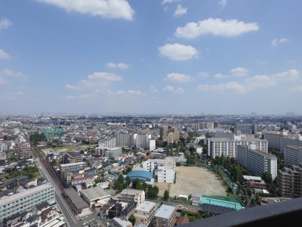 南東側バルコニーからの眺望写真（眺望は永続的に保証するものではありません）