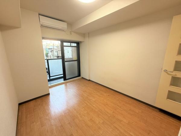 北西向き居室で、一定の陽当たりなお部屋