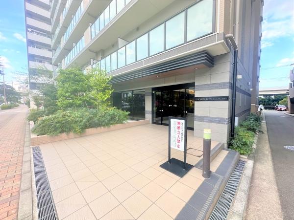 マンションメインエントランス