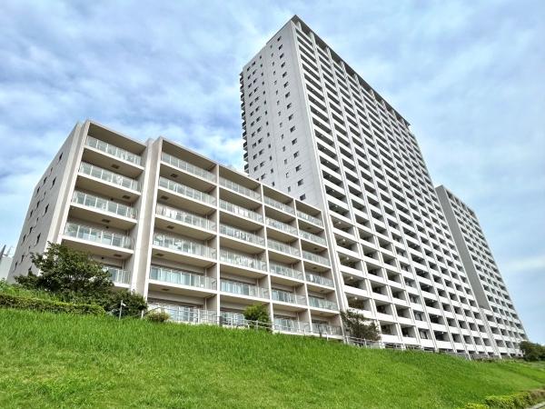 ２００９年１月建築、総戸数５１５戸の大規模レジデンス、隅田川沿いに位置する