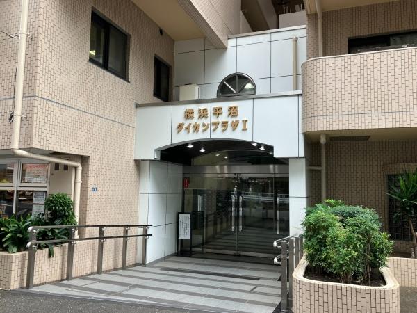 エントランス前