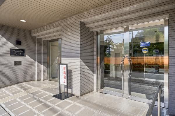 マンション管理は株式会社東急コミュニティーが行っております。