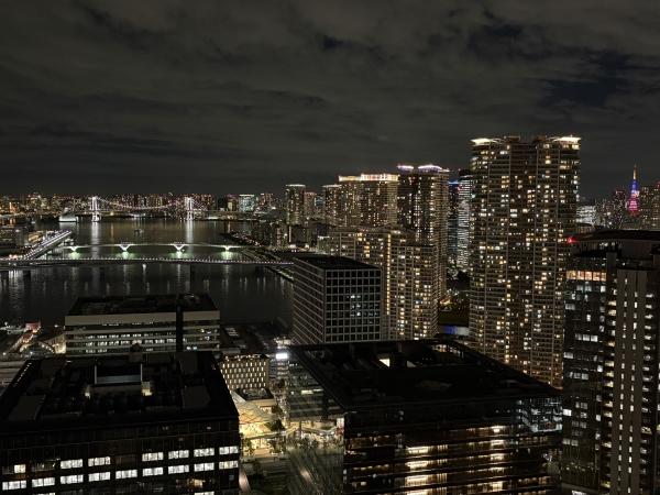バルコニーからの眺望（夜景：眺望は永続的に保証されるものではありません）
