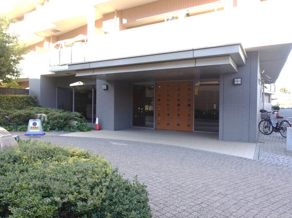 車寄せのあるエントランス