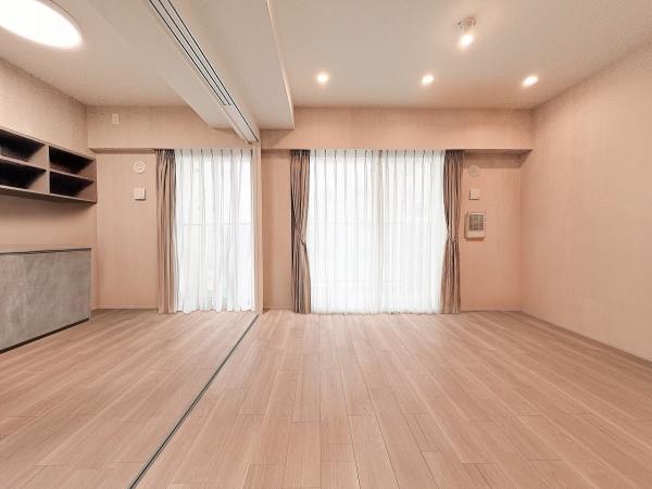 日当たり良好なリビングダイニング、洋室２　（CGで作成したリフォームイメージです）