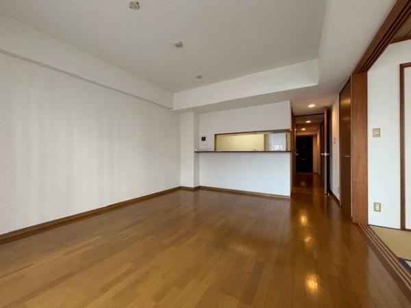 家族が集う、約12.0帖のリビングダイニング