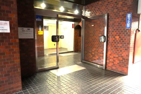 ゆとりあるエントランスアプローチ