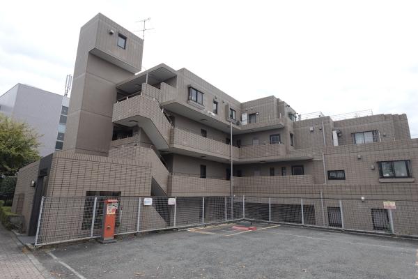 小田急線「狛江」駅から徒歩１４分