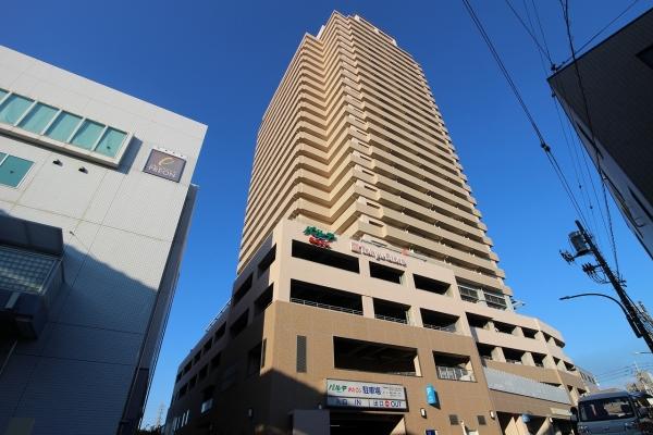 北越谷駅１分の立地、２００１年４月建築、総戸数２１７戸です