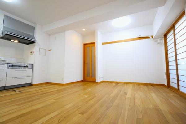 無垢のフローリングであたたかみを感じます