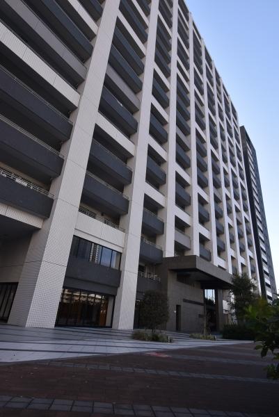 モノトーンカラーのスタイリッシュな外観