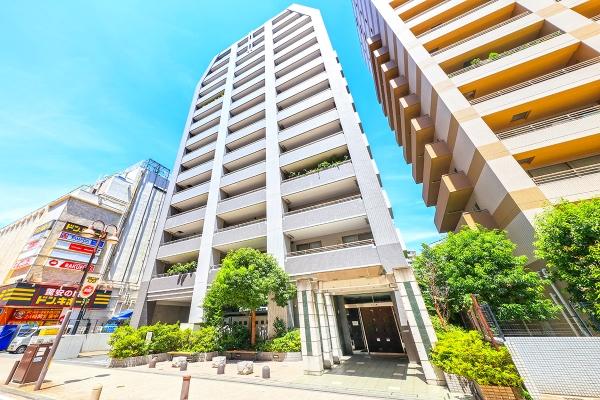 駅から平坦な道のり徒歩4分、ポレポレ通り沿いに立地するマンションです。