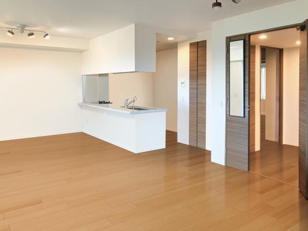 約１１．６mワイドスパンの間取りで明るいリビングダイニング（CGで作成したリフォームイメージです）