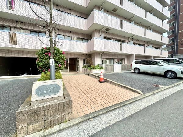 マンションエントランス　