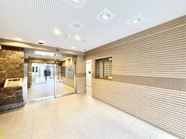 マンションエントランス　